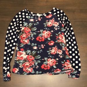 🌼 4 for $15 🌼 
Ladies top size S.